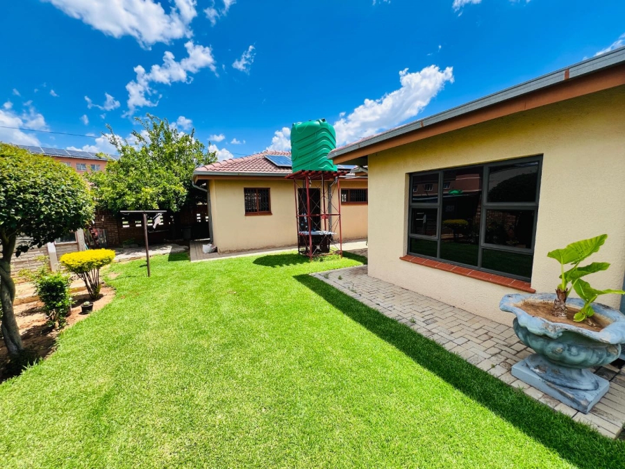 3 Bedroom Property for Sale in Mmabatho North West